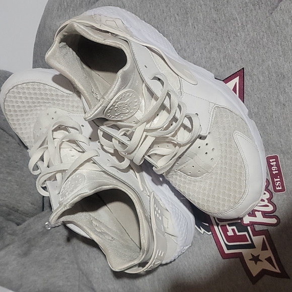Air Huaraches - Picture 2 of 4